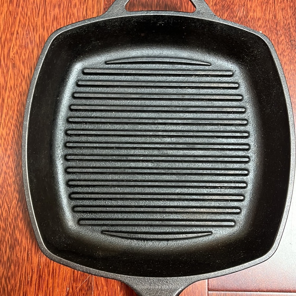 Lodge Cast Iron 10 1/5" Square Grill Pan - Picture 4 of 10